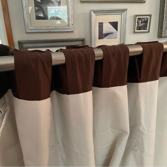 12 Double lined silk drapes - Picture 3 of 5